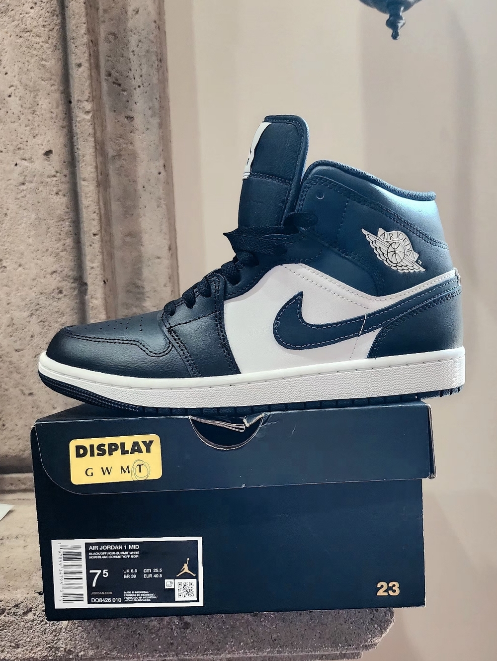 NIB Jordan Air Jordan 1 Mid BLACK/OFF NOIR-SUMMIT WHITE Men's Size 7.5